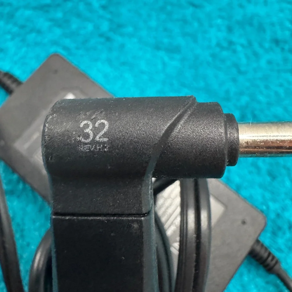 Insignia 90W AC Adapter Laptop Charger NS-PWLC591 19V 4.74A with Tip 32 Black